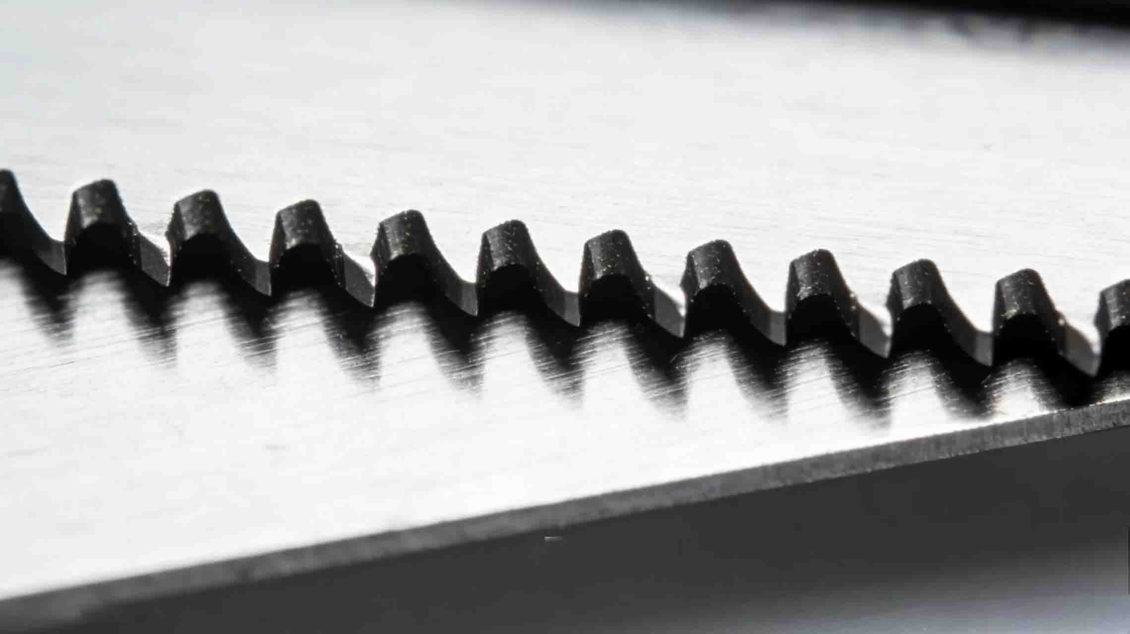 لماذا تفضل صناعة التغليف هياكل الشفرات المسننة؟