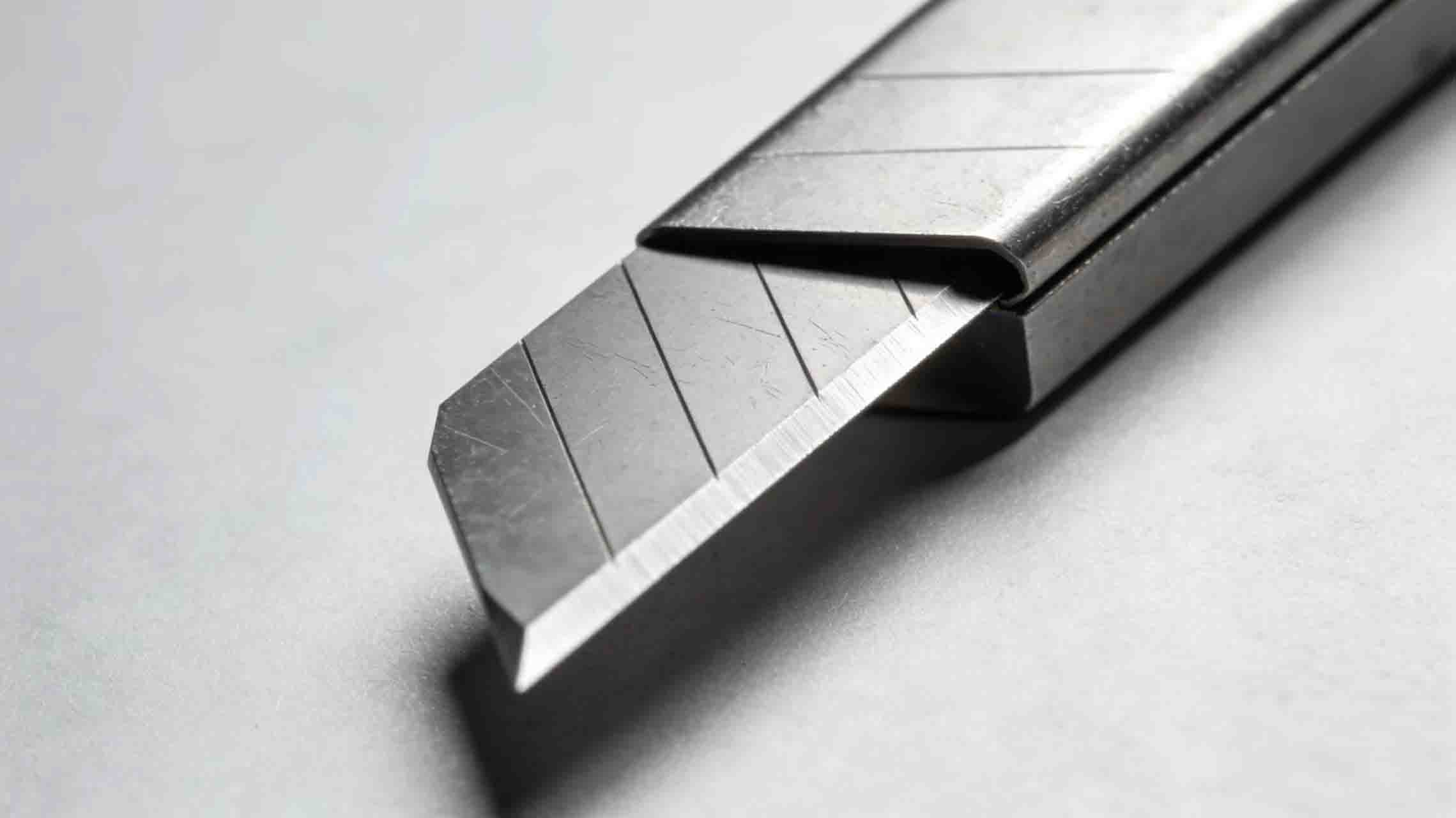 تأثير هندسة شفرة القطع على تحويل الورق والأفلام